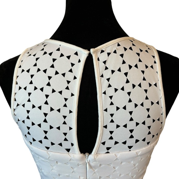Trina Turk White Laser Cut Fit & Flare Dress Size 0 - Picture 13 of 15
